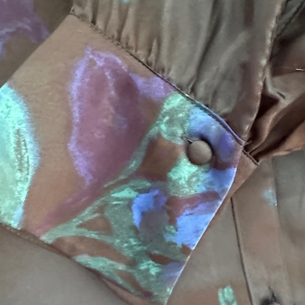 White House Black Market Green and Blue Floral Blouse - Picture 4 of 6